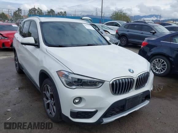 ✅ 2019 BMW X1 xDrive28i • VIN: WBXHT3C56K3H34460 • Лот: 43653674. Опубликован ранее на IAAI с пробегом 49 645 миль. Бесплатный доступ к архиву аукционных продаж из США и подробный отчёт об истории автомобиля на DreamBid. Изображение 1.