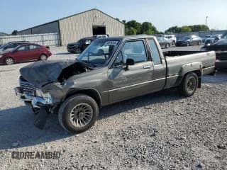 ✅ 1986 Toyota Pickup SR5 • VIN: JT4RN56S6G7003274 • Лот: 66676245. Опубликован ранее на Copart с пробегом 151 736 миль. Бесплатный доступ к архиву аукционных продаж из США и подробный отчёт об истории автомобиля на DreamBid. Изображение 1.