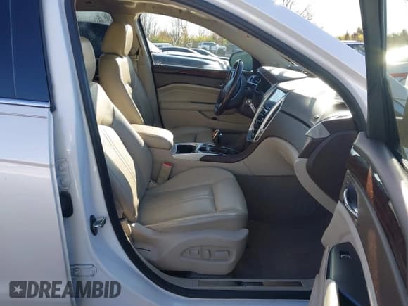 ✅ 2015 Cadillac SRX Luxury Collection • VIN: 3GYFNBE37FS509413 • Лот: 43675749. Опубликован ранее на IAAI с пробегом 98 803 миль. Бесплатный доступ к архиву аукционных продаж из США и подробный отчёт об истории автомобиля на DreamBid. Изображение 5.