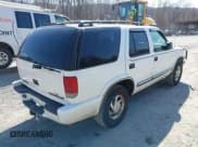 ✅ 2001 Chevrolet Blazer LT • VIN: 1GNDT13W412135669 • Lot: 41794757. Wystawiony na IAAI z przebiegiem 302 780 mil. Bezpłatny archiwum sprzedaży aukcyjnych z USA i szczegółowy raport historii pojazdu na DreamBid. Zdjęcie 4.