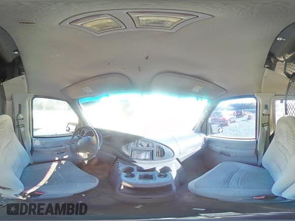 ✅ 2002 Ford Econoline Cargo • VIN: 1FTNE24L72HB37786 • Lot: 85941234. Wystawiony na Copart z przebiegiem 263 864 mil. Bezpłatny archiwum sprzedaży aukcyjnych z USA i szczegółowy raport historii pojazdu na DreamBid. Zdjęcie 13.