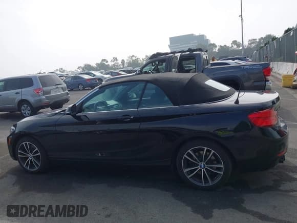 ✅ 2018 BMW 2 Series 230i • VIN: WBA2M7C52JVA97431 • Lot: 43617915. Wystawiony na IAAI z przebiegiem 67 593 mil. Bezpłatny archiwum sprzedaży aukcyjnych z USA i szczegółowy raport historii pojazdu na DreamBid. Zdjęcie 15.