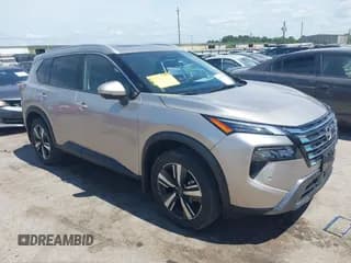 ✅ 2025 Nissan Rogue SL • VIN: JN8BT3CA8SW006106 • Lot: 42819670. Wystawiony na IAAI z przebiegiem 771 mil. Bezpłatny archiwum sprzedaży aukcyjnych z USA i szczegółowy raport historii pojazdu na DreamBid. Zdjęcie 1.