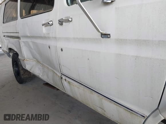 ✅ 1989 Ford Econoline Wagon XL • VIN: 1FBJS31H9KHC32724 • Лот: 39988843. Опубликован ранее на IAAI с пробегом 70 552 миль. Бесплатный доступ к архиву аукционных продаж из США и подробный отчёт об истории автомобиля на DreamBid. Изображение 14.