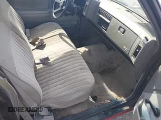 ✅ 1993 Chevrolet S-10 X96 • VIN: 1GCCS14Z2P8164321 • Лот: 42102617. Опубликован ранее на IAAI с пробегом 125 979 миль. Бесплатный доступ к архиву аукционных продаж из США и подробный отчёт об истории автомобиля на DreamBid. Изображение 5.