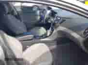 2013 Hyundai Sonata GLS z VIN 5NPEB4AC0DH624440, wystawiony jako IAAI lot #43495618 z przebiegiem 75 970 mil mil oraz . Historia ofert i sprzedaży dostępna na DreamBid. Obrazek 5.