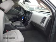 ✅ 2017 Chevrolet Colorado 4WD WT • VIN: 1GCHTBEA0H1156553 • Lot: 43698484. Wystawiony na IAAI z przebiegiem 73 599 mil. Bezpłatny archiwum sprzedaży aukcyjnych z USA i szczegółowy raport historii pojazdu na DreamBid. Zdjęcie 5.