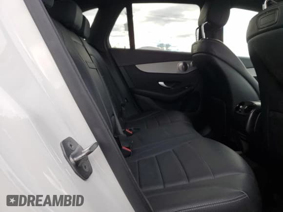 ✅ 2019 Mercedes-Benz GLC 300 • VIN: WDC0G4KB9KF556349 • Лот: 92566225. Опубликован ранее на Copart с пробегом 59 044 миль. Бесплатный доступ к архиву аукционных продаж из США и подробный отчёт об истории автомобиля на DreamBid. Изображение 11.