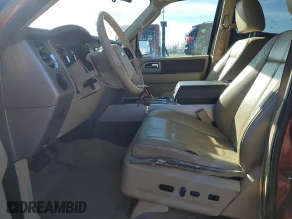 ✅ 2014 Ford Expedition XLT • VIN: 1FMJU1J50EEF59160 • Lot: 91791985. Wystawiony na Copart z przebiegiem 205 038 mil. Bezpłatny archiwum sprzedaży aukcyjnych z USA i szczegółowy raport historii pojazdu na DreamBid. Zdjęcie 7.