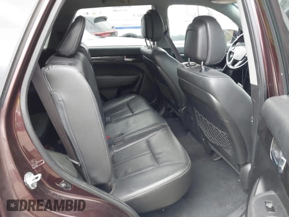 ✅ 2011 Kia Sorento EX • VIN: 5XYKUDA29BG090508 • Lot: 43727118. Wystawiony na IAAI z przebiegiem 197 556 mil. Bezpłatny archiwum sprzedaży aukcyjnych z USA i szczegółowy raport historii pojazdu na DreamBid. Zdjęcie 8.