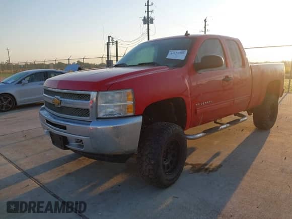 2013 Chevrolet Silverado 1500 LT с VIN 1GCRKSE72DZ130866, выставлен на аукционе IAAI как лот 43192500 с пробегом 167 740 миль миль и . История ставок и продаж доступна на DreamBid. Изображение 2.