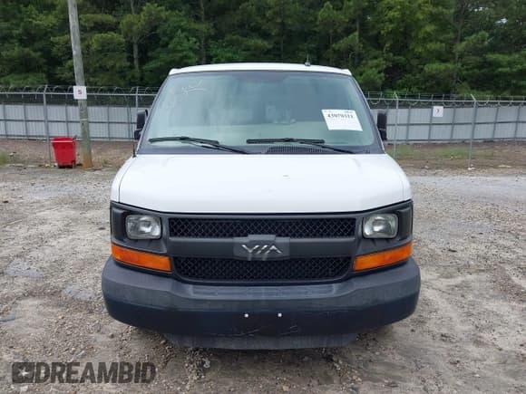 ✅ 2014 Chevrolet Express Cargo • VIN: 1GCWGFCA1E1160368 • Lot: 43070311. Wystawiony na IAAI z przebiegiem 19 192 mil. Bezpłatny archiwum sprzedaży aukcyjnych z USA i szczegółowy raport historii pojazdu na DreamBid. Zdjęcie 12.