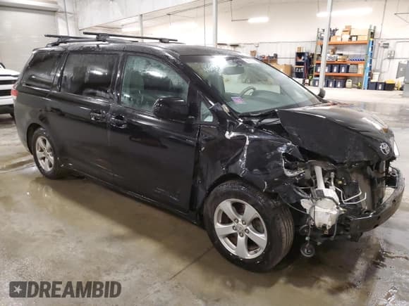 ✅ 2012 Toyota Sienna LE AAS • VIN: 5TDKK3DC1CS265097 • Lot: 86068265. Listed on Copart with 142,841 mi. Free auction sales archive from the USA and detailed vehicle history report at DreamBid. Image 4.