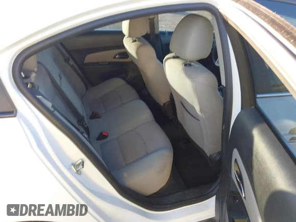 ✅ 2014 Chevrolet Cruze 1LT • VIN: 1G1PC5SB6E7299339 • Lot: 43680374. Listed on IAAI with 98,677 mi. Free auction sales archive from the USA and detailed vehicle history report at DreamBid. Image 8.