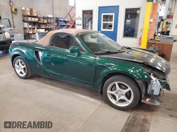 ✅ 2001 Toyota MR2 • VIN: JTDFR320X10027111 • Лот: 56031025. Опубликован ранее на Copart с пробегом 118 600 миль. Бесплатный доступ к архиву аукционных продаж из США и подробный отчёт об истории автомобиля на DreamBid. Изображение 4.