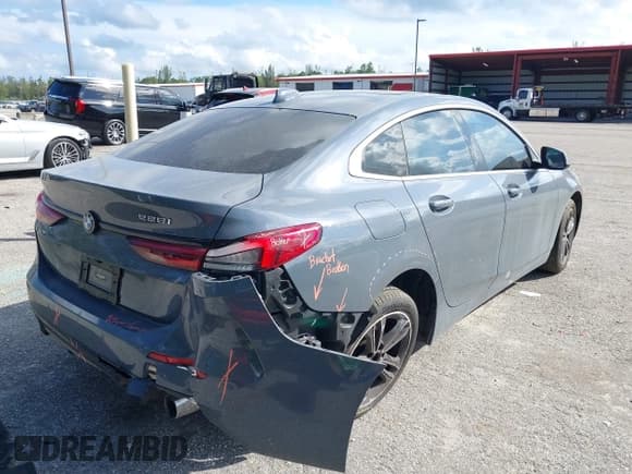 ✅ 2022 BMW 2 Series 228i • VIN: WBA53AK01N7J91794 • Lot: 43491807. Wystawiony na IAAI z przebiegiem 25 772 mil. Bezpłatny archiwum sprzedaży aukcyjnych z USA i szczegółowy raport historii pojazdu na DreamBid. Zdjęcie 4.