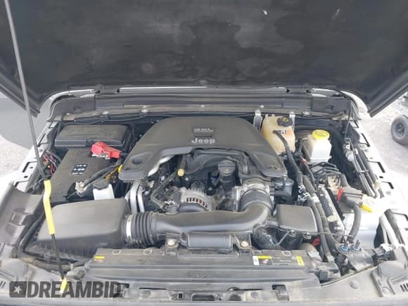 ✅ 2021 Jeep Gladiator Sport S • VIN: 1C6HJTAG5ML570892 • Lot: 42125056. Wystawiony na IAAI z przebiegiem 83 623 mil. Bezpłatny archiwum sprzedaży aukcyjnych z USA i szczegółowy raport historii pojazdu na DreamBid. Zdjęcie 10.