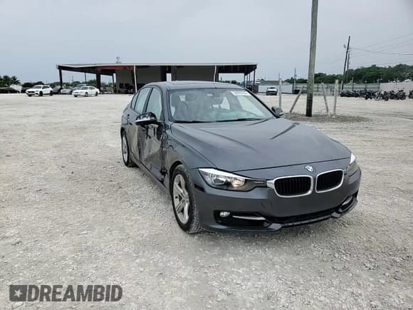 ✅ 2015 BMW 3 Series 328i • VIN: WBA3A5G55FNS84372 • Лот: 58989335. Опубликован ранее на Copart с пробегом 41 789 миль. Бесплатный доступ к архиву аукционных продаж из США и подробный отчёт об истории автомобиля на DreamBid. Изображение 13.