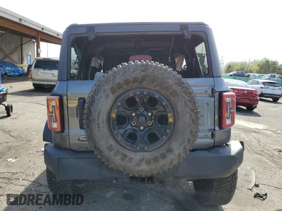 ✅ 2023 Ford Bronco • VIN: 1FMEE5DP5PLA85207 • Лот: 53865985. Опубликован ранее на Copart с пробегом 17 561 миль. Бесплатный доступ к архиву аукционных продаж из США и подробный отчёт об истории автомобиля на DreamBid. Изображение 6.