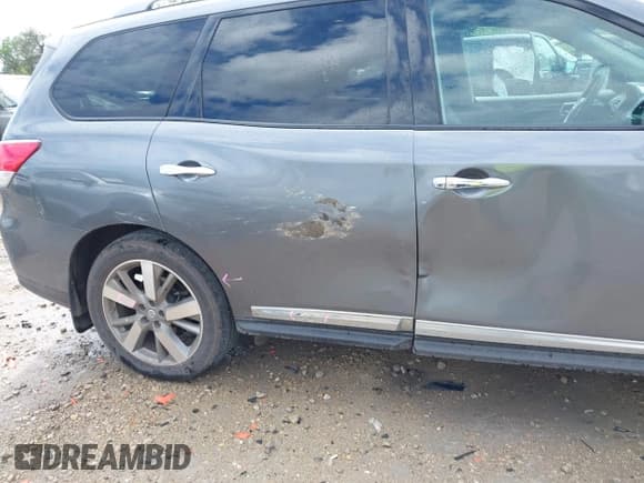 ✅ 2015 Nissan Pathfinder Platinum • VIN: 5N1AR2MM1FC704455 • Lot: 42783064. Listed on IAAI with 82,167 mi. Free auction sales archive from the USA and detailed vehicle history report at DreamBid. Image 12.