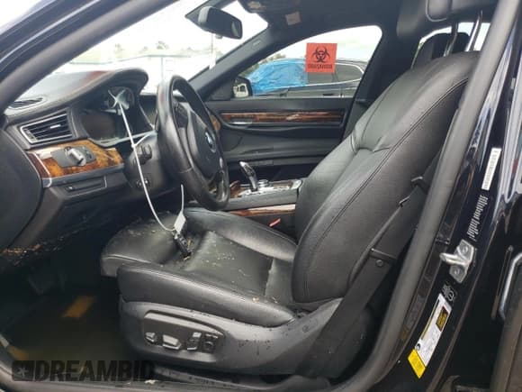 ✅ 2014 BMW 7 Series 740i • VIN: WBAYA6C50ED144168 • Lot: 57034655. Wystawiony na Copart z przebiegiem 118 806 mil. Bezpłatny archiwum sprzedaży aukcyjnych z USA i szczegółowy raport historii pojazdu na DreamBid. Zdjęcie 7.