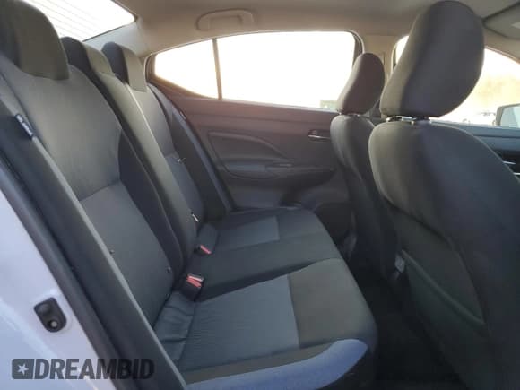 ✅ 2025 Nissan Versa SV • VIN: 3N1CN8EV1SL817990 • Lot: 91721325. Wystawiony na Copart z przebiegiem 30 556 mil. Bezpłatny archiwum sprzedaży aukcyjnych z USA i szczegółowy raport historii pojazdu na DreamBid. Zdjęcie 10.