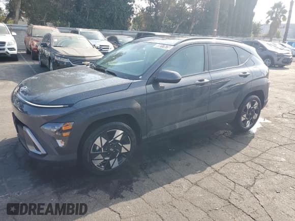 ✅ 2025 Hyundai Kona SEL • VIN: KM8HB3AB4SU285209 • Lot: 80017675. Wystawiony na Copart z przebiegiem 9 628 mil. Bezpłatny archiwum sprzedaży aukcyjnych z USA i szczegółowy raport historii pojazdu na DreamBid. Zdjęcie 1.
