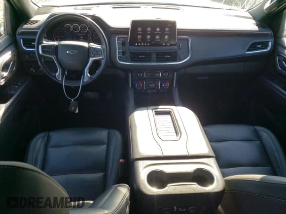 ✅ 2021 Chevrolet Suburban Z71 • VIN: 1GNSKDKD4MR484158 • Lot: 71556064. Wystawiony na Copart z przebiegiem 63 294 mil. Bezpłatny archiwum sprzedaży aukcyjnych z USA i szczegółowy raport historii pojazdu na DreamBid. Zdjęcie 8.