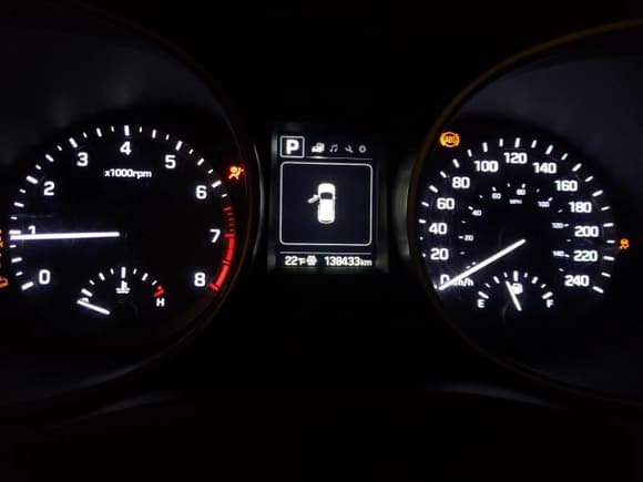 ✅ 2018 Hyundai Santa Fe 2.4L • VIN: 5XYZTDLB6JG553315 • Лот: 38539414. Опубликован ранее на Copart с пробегом 138 433 миль. Бесплатный доступ к архиву аукционных продаж из США и подробный отчёт об истории автомобиля на DreamBid. Изображение 9.