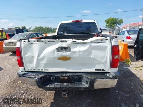 ✅ 2013 Chevrolet Silverado 2500HD Work Truck • VIN: 1GC2KVCG4DZ108678 • Lot: 42811229. Wystawiony na IAAI z przebiegiem 238 835 mil. Bezpłatny archiwum sprzedaży aukcyjnych z USA i szczegółowy raport historii pojazdu na DreamBid. Zdjęcie 16.