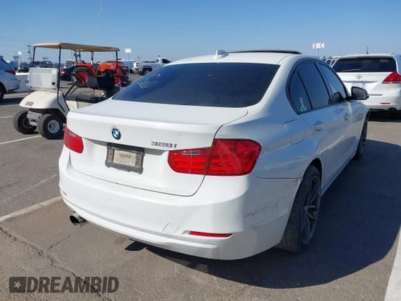 ✅ 2015 BMW 3 Series 328i • VIN: WBA3A5C56FF607859 • Lot: 43412756. Listed on IAAI with 177,983 mi. Free auction sales archive from the USA and detailed vehicle history report at DreamBid. Image 4.