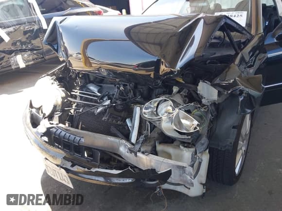 ✅ 2004 Mercedes-Benz CLK 320 • VIN: WDBTJ65J64F107943 • Lot: 41938425. Wystawiony na IAAI z przebiegiem 187 483 mil. Bezpłatny archiwum sprzedaży aukcyjnych z USA i szczegółowy raport historii pojazdu na DreamBid. Zdjęcie 6.