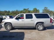 ✅ 2007 Chevrolet Suburban LTZ • VIN: 1GNFK16387J190556 • Lot: 43680994. Listed on IAAI with 264,904 mi. Free auction sales archive from the USA and detailed vehicle history report at DreamBid. Image 14.