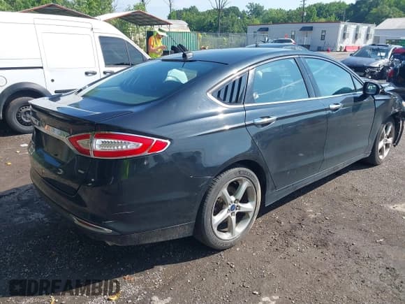 ✅ 2014 Ford Fusion SE • VIN: 1FA6P0H75E5389709 • Lot: 42758684. Wystawiony na IAAI z przebiegiem 193 812 mil. Bezpłatny archiwum sprzedaży aukcyjnych z USA i szczegółowy raport historii pojazdu na DreamBid. Zdjęcie 4.