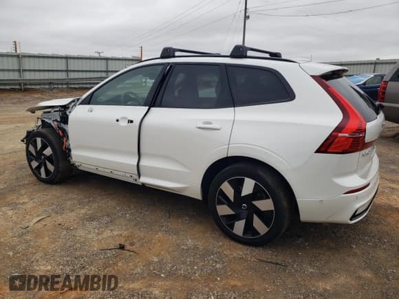 ✅ 2024 Volvo XC60 Plus Dark Theme • VIN: YV4H60DLXR1917781 • Lot: 82760255. Listed on Copart with 12,720 mi. Free auction sales archive from the USA and detailed vehicle history report at DreamBid. Image 2.