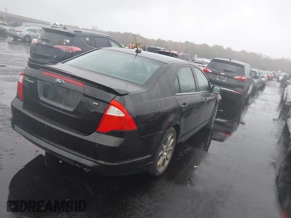 ✅ 2010 Ford Fusion SE • VIN: 3FAHP0HA0AR232701 • Lot: 43576525. Listed on IAAI with 113,073 mi. Free auction sales archive from the USA and detailed vehicle history report at DreamBid. Image 4.