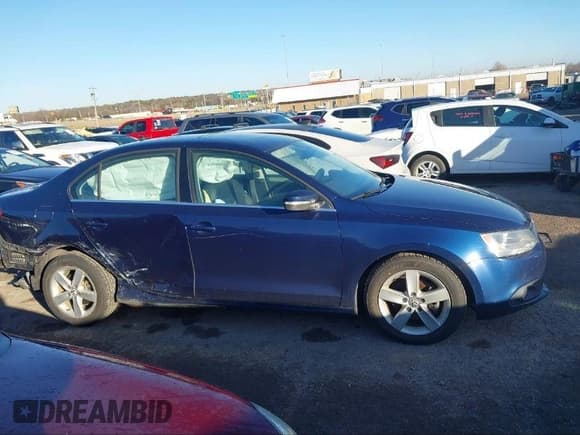 ✅ 2011 Volkswagen Jetta TDI • VIN: 3VWLL7AJ9BM110109 • Lot: 41870307. Listed on IAAI with 129,982 mi. Free auction sales archive from the USA and detailed vehicle history report at DreamBid. Image 14.