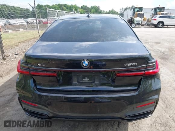 ✅ 2022 BMW 7 Series 750i xDrive • VIN: WBA7U2C0XNCH39635 • Lot: 42182523. Listed on IAAI with Not provided. Free auction sales archive from the USA and detailed vehicle history report at DreamBid. Image 15.