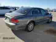 2004 Hyundai Sonata GLS z VIN KMHWF35H94A085053, wystawiony jako Copart lot #49443565 z przebiegiem 79 190 mil mil oraz Szkoda całkowita • Salvage title. Historia ofert i sprzedaży dostępna na DreamBid. Obrazek 3.