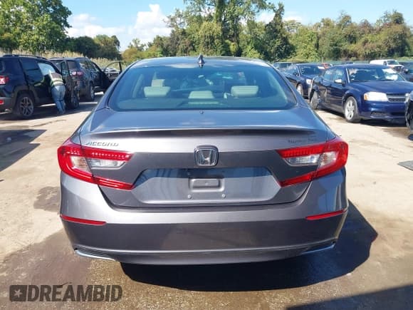 ✅ 2018 Honda Accord EX-L • VIN: 1HGCV1F5XJA055933 • Лот: 43390641. Опубликован ранее на IAAI с пробегом 171 898 миль. Бесплатный доступ к архиву аукционных продаж из США и подробный отчёт об истории автомобиля на DreamBid. Изображение 17.