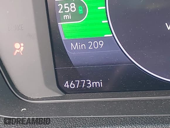 ✅ 2022 Chevrolet Bolt EV 2LT • VIN: 1G1FX6S03N4101435 • Lot: 42355300. Wystawiony na IAAI z przebiegiem 46 773 mil. Bezpłatny archiwum sprzedaży aukcyjnych z USA i szczegółowy raport historii pojazdu na DreamBid. Zdjęcie 15.