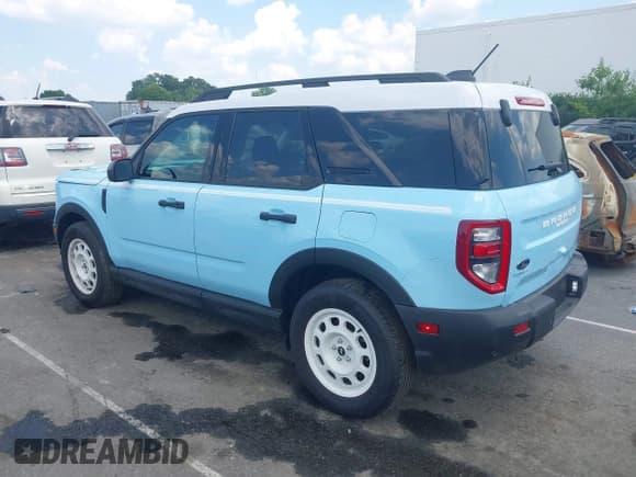 ✅ 2025 Ford Bronco Sport Heritage • VIN: 3FMCR9GN7SRE35931 • Lot: 42673390. Listed on IAAI with 930 mi. Free auction sales archive from the USA and detailed vehicle history report at DreamBid. Image 3.