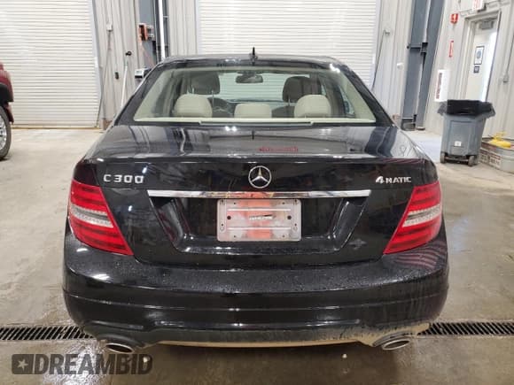 ✅ 2012 Mercedes-Benz C 300 Sport • VIN: WDDGF8BB4CR200427 • Лот: 68785195. Опубликован ранее на Copart с пробегом 69 822 миль. Бесплатный доступ к архиву аукционных продаж из США и подробный отчёт об истории автомобиля на DreamBid. Изображение 6.