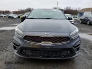 ✅ 2021 Kia Forte GT-Line • VIN: 3KPF34AD9ME419083 • Lot: 91706725. Wystawiony na Copart z przebiegiem 88 847 mil. Bezpłatny archiwum sprzedaży aukcyjnych z USA i szczegółowy raport historii pojazdu na DreamBid. Zdjęcie 5.