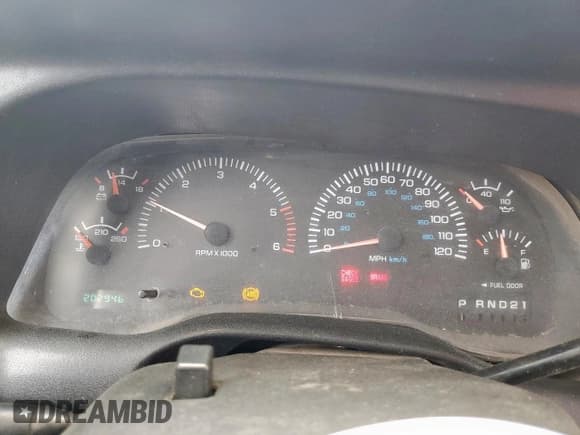 ✅ 2001 Dodge 1500 Work Special • VIN: 1B7HC16X71S779262 • Lot: 67238125. Wystawiony na Copart z przebiegiem 202 946 mil. Bezpłatny archiwum sprzedaży aukcyjnych z USA i szczegółowy raport historii pojazdu na DreamBid. Zdjęcie 9.