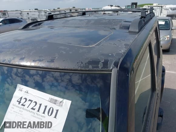 ✅ 2006 Jeep Commander • VIN: 1J8HG48K76C238097 • Lot: 42721101. Wystawiony na IAAI z przebiegiem 189 698 mil. Bezpłatny archiwum sprzedaży aukcyjnych z USA i szczegółowy raport historii pojazdu na DreamBid. Zdjęcie 14.