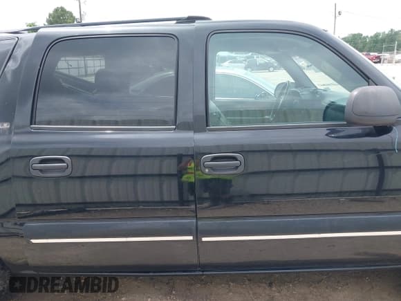 ✅ 2001 Chevrolet Suburban LS • VIN: 3GNEC16T71G254622 • Лот: 42115442. Опубликован ранее на IAAI с пробегом Не указан. Бесплатный доступ к архиву аукционных продаж из США и подробный отчёт об истории автомобиля на DreamBid. Изображение 14.