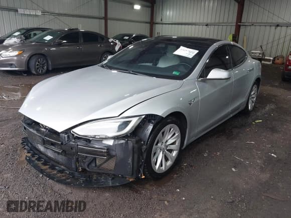 ✅ 2017 Tesla Model S 100D • VIN: 5YJSA1E2XHF197827 • Лот: 43257850. Опубликован ранее на IAAI с пробегом 152 489 миль. Бесплатный доступ к архиву аукционных продаж из США и подробный отчёт об истории автомобиля на DreamBid. Изображение 20.