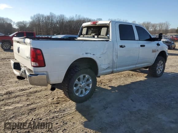 ✅ 2015 Ram 2500 Tradesman • VIN: 3C6UR5CL6FG503506 • Lot: 46461565. Listed on Copart with 236,529 mi. Free auction sales archive from the USA and detailed vehicle history report at DreamBid. Image 3.