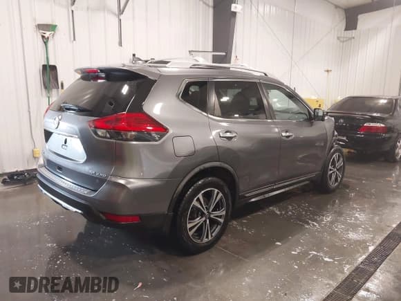 ✅ 2017 Nissan Rogue SL • VIN: JN8AT2MV6HW284437 • Lot: 41690708. Listed on IAAI with 37,908 mi. Free auction sales archive from the USA and detailed vehicle history report at DreamBid. Image 4.